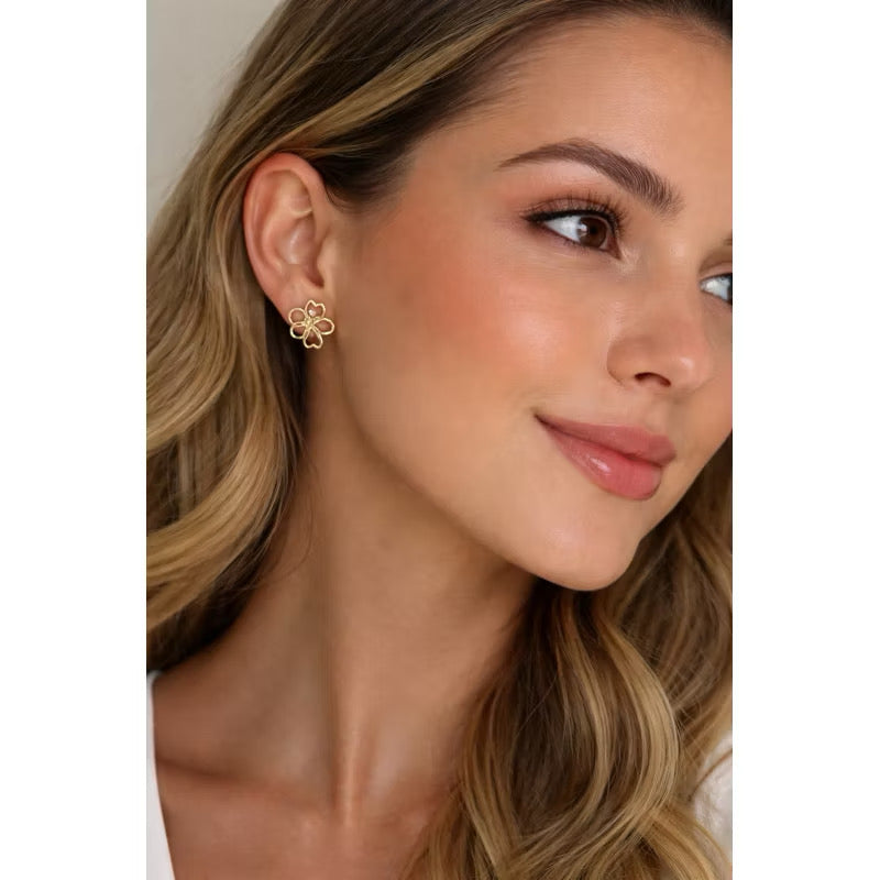 ￼Brinco Feminino Semijóia Orgânico Flor Leve e Delicado